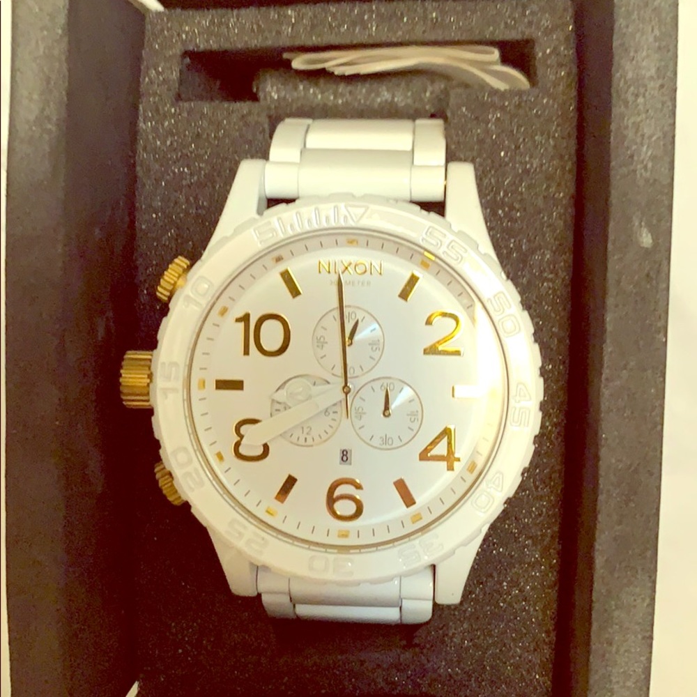 Nixon 51-30 white and gold special edition